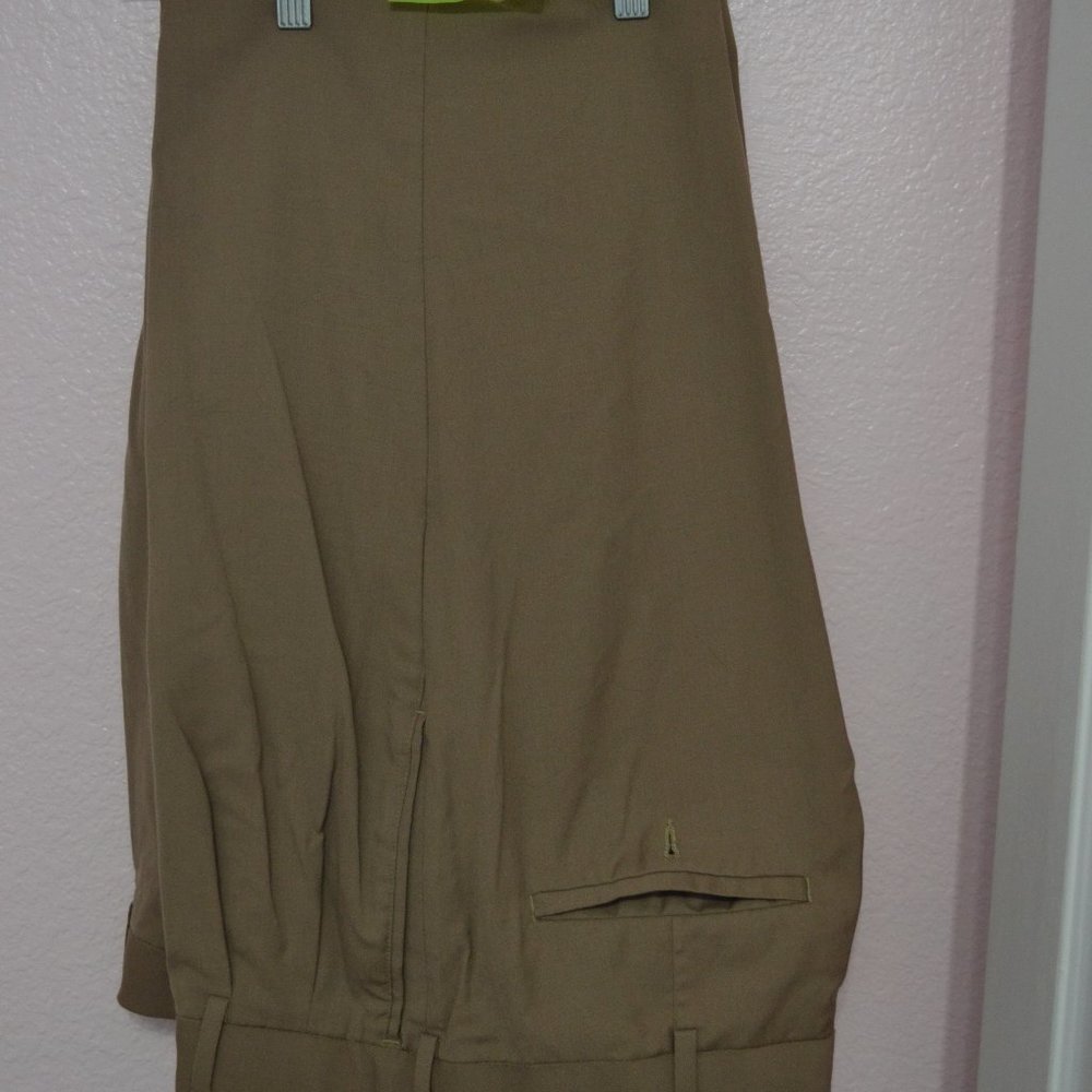 Men's Round Tree and York Slacks